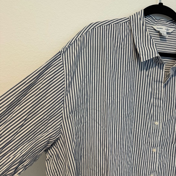 Old Navy The Boyfriend Shirt Blue Striped Long Sleeve Button Down Shirt - Picture 3 of 7